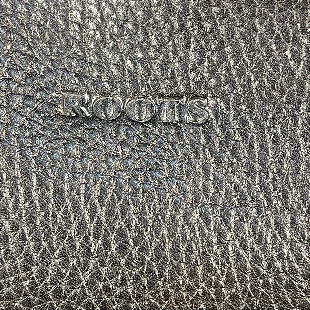 Roots canada black